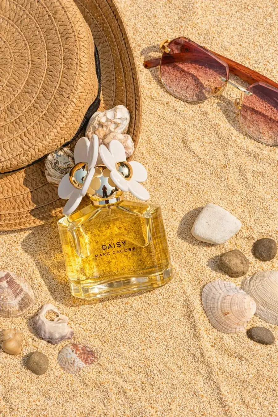 Shop women's perfumes and fragrance samples Marc Jacobs Daisy perfume bottle women's designer fragrance